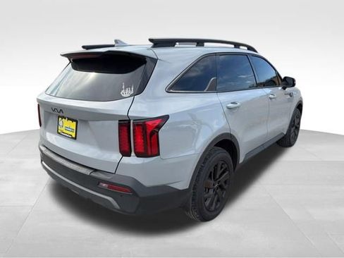 Used 2022 Kia Sorento S image 3