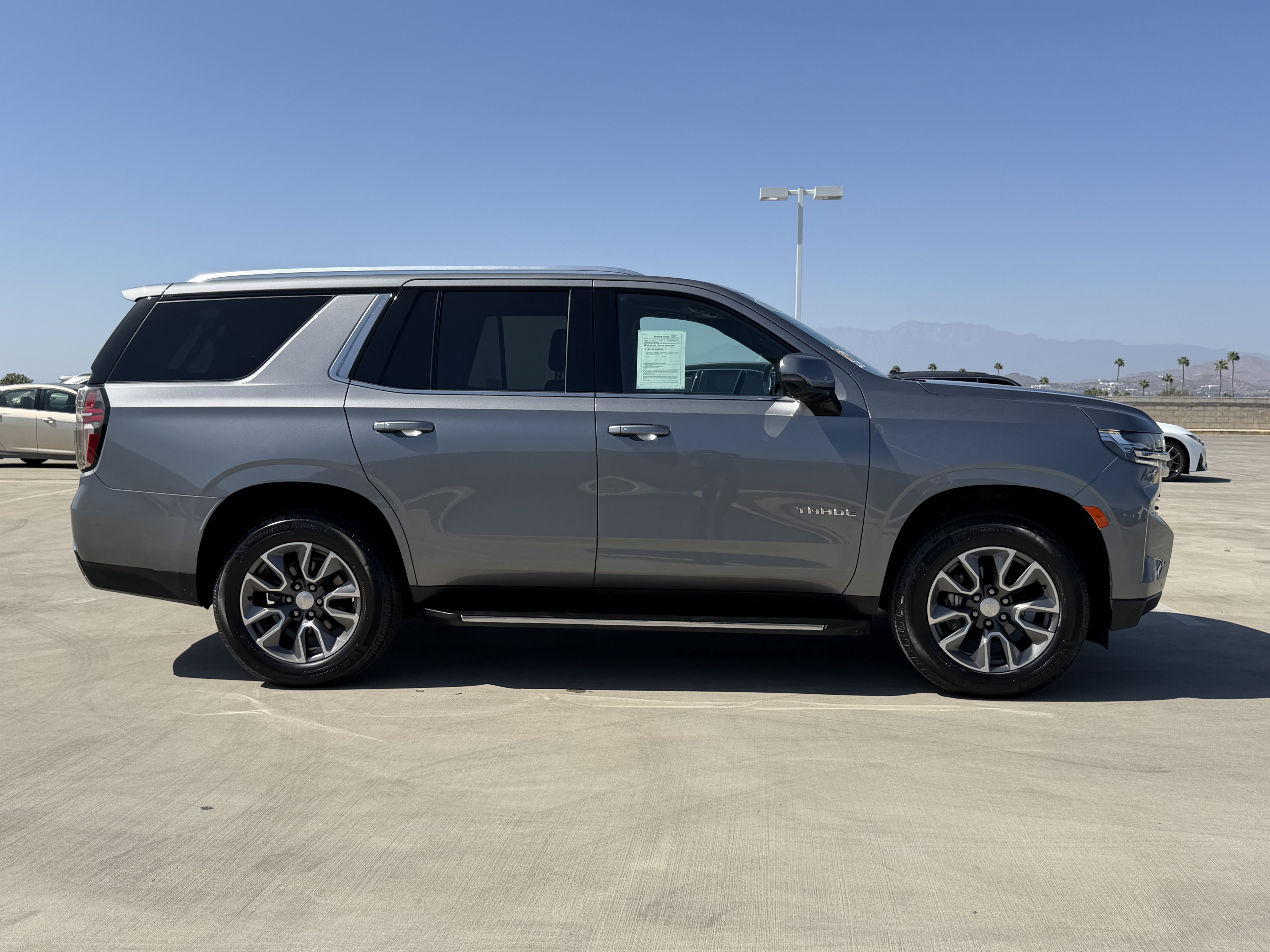Used 2021 Chevrolet Tahoe LT w/ LT Signature Package RWD image 12