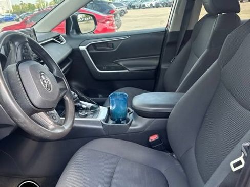 Used 2019 Toyota RAV4 LE w/ Carpet Mat Package AWD/4WD image 5