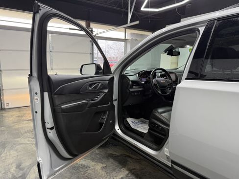 Used 2021 Chevrolet Traverse Premier image 10