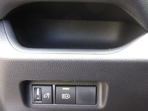 Certified 2025 Toyota RAV4 LE AWD/4WD image 31