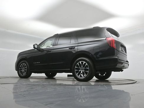 Certified 2025 Ford Expedition Platinum image 50