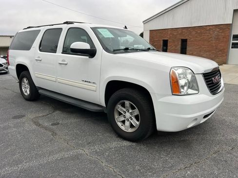 Used 2014 GMC Yukon XL SLT w/ SLT-2 Equipment Package image 1