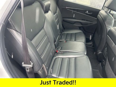 Certified 2020 Kia Sorento EX image 12