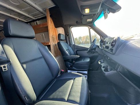 Used 2021 Mercedes-Benz Sprinter 2500 w/ Driver Convenience Package image 27