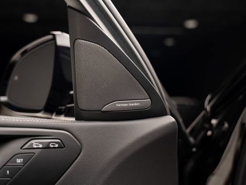 Used 2023 BMW X6 xDrive40i w/ M Sport Package image 54