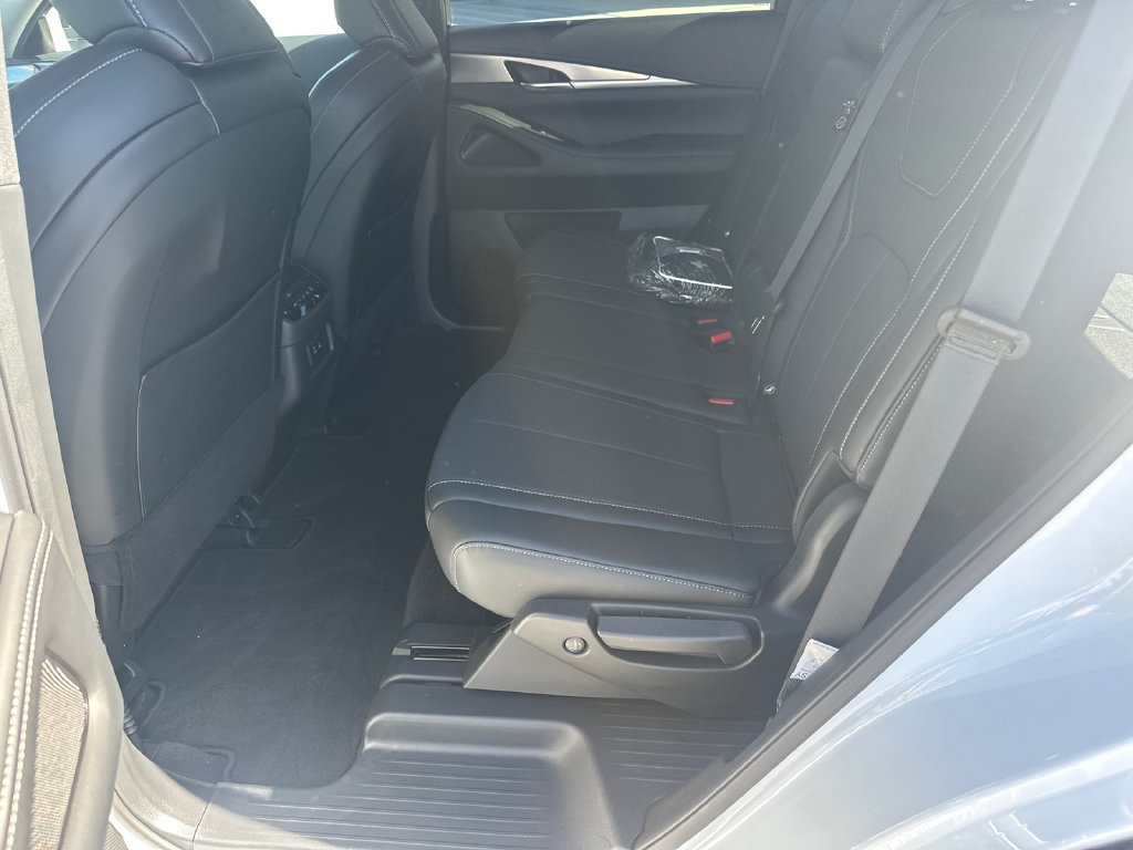 Certified 2026 INFINITI QX60 Pure w/ Cargo Package FWD image 17