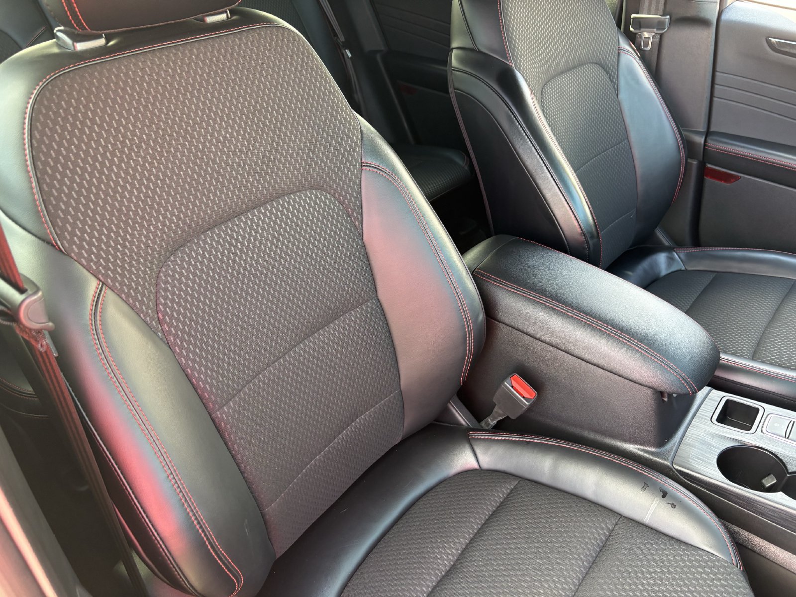 Used 2024 Ford Escape ST-Line w/ Tech Pack #1 FWD image 12