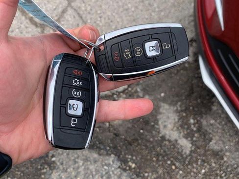 Used 2017 Lincoln MKC Select w/ Select Plus Package AWD/4WD image 24