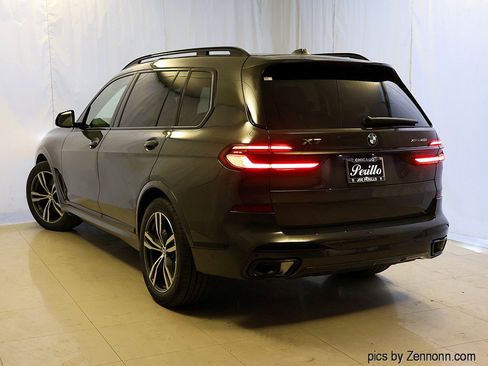 Used 2026 BMW X7 xDrive40i AWD/4WD image 9