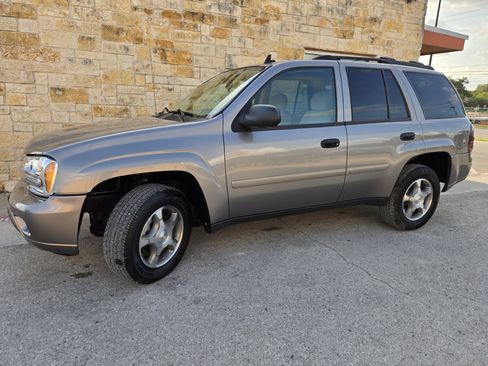 Used 2007 Chevrolet TrailBlazer LS w/ LS Preferred Equipment Group RWD image 2