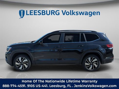 Used 2025 Volkswagen Atlas SE image 11