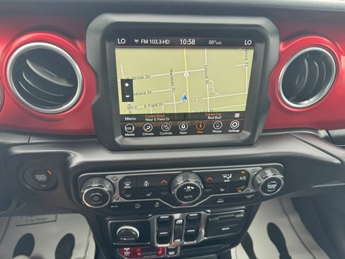 Used 2021 Jeep Gladiator Rubicon AWD/4WD image 7