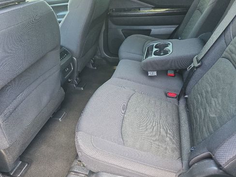Used 2025 Nissan Pathfinder SV AWD/4WD image 10