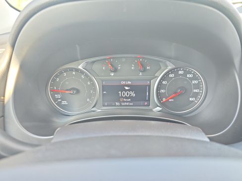 Used 2024 GMC Terrain SLT AWD/4WD image 17