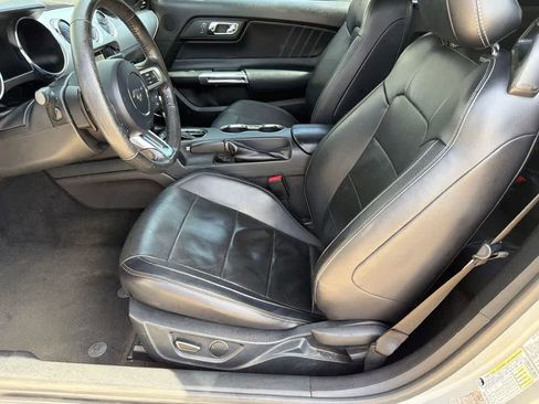 Used 2017 Ford Mustang Premium image 10