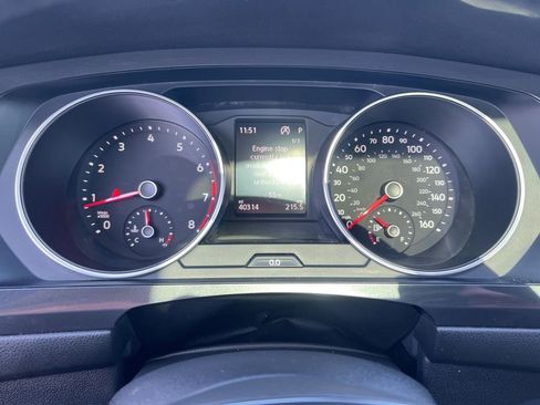 Used 2019 Volkswagen Tiguan SE image 63