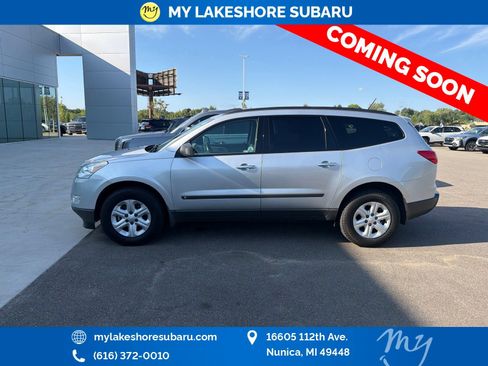 Used 2010 Chevrolet Traverse LS FWD image 4