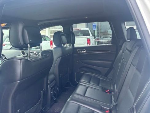 Used 2017 Jeep Grand Cherokee Overland w/ Jeep Active Safety Group image 7