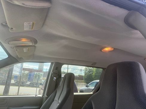 Used 2002 Dodge Caravan SE FWD image 30