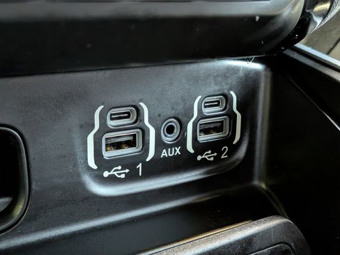 Used 2020 RAM 1500 Big Horn RWD image 21