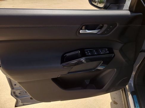 New 2026 Nissan Pathfinder Platinum w/ Accent Package FWD image 15
