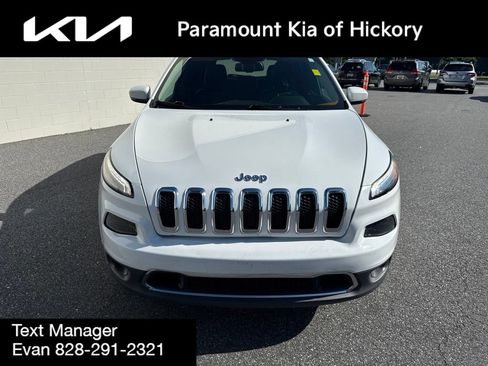 Used 2016 Jeep Cherokee Limited AWD/4WD image 2