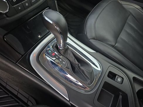 Used 2012 Buick Regal Leather FWD image 22
