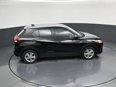 Certified 2025 Nissan Kicks Play S FWD image 34