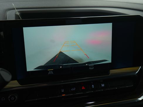 Used 2024 Chevrolet Silverado 2500 LT image 29