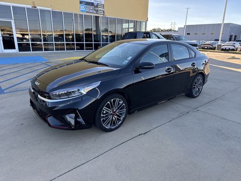 Used 2023 Kia Forte GT image 2