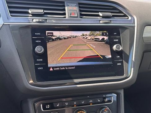 Used 2020 Volkswagen Tiguan SE FWD image 26