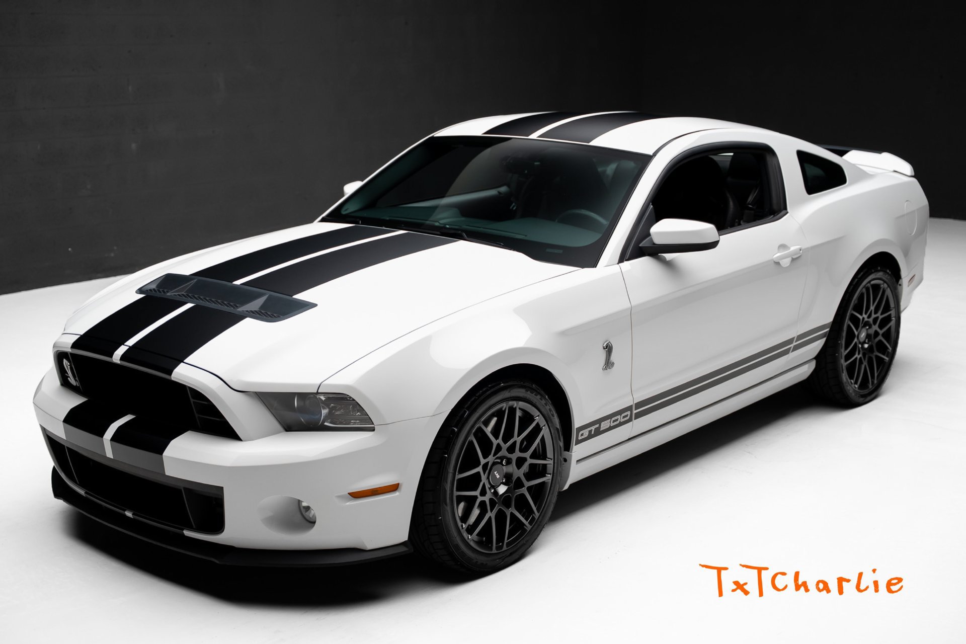 Used 2013 Ford Mustang Shelby GT500 RWD image 1