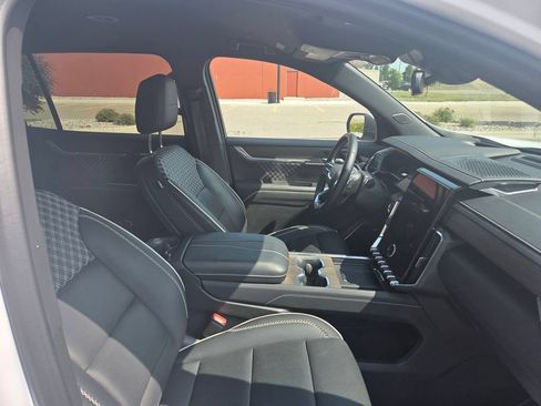 Used 2025 GMC Acadia Denali AWD/4WD image 35