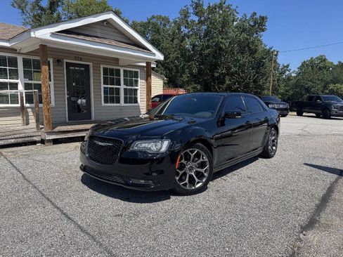 Used 2016 Chrysler 300 S w/ 300S Premium Group RWD image 2
