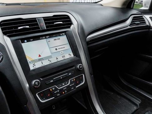 Used 2018 Ford Fusion SE w/ Equipment Group 602A image 15