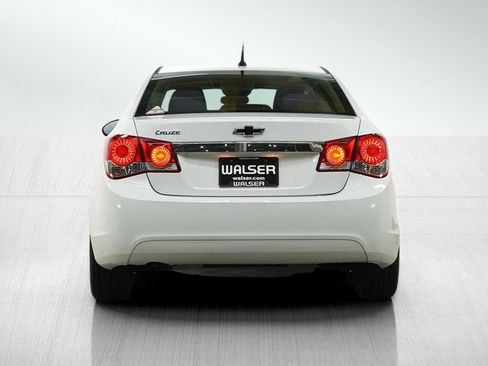 Used 2013 Chevrolet Cruze LS FWD image 4