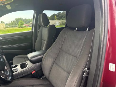 Used 2022 Jeep Grand Cherokee Laredo E RWD image 26