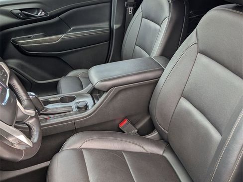 Used 2019 GMC Acadia SLT image 13