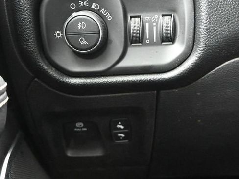 Used 2022 RAM 1500 Laramie AWD/4WD image 14