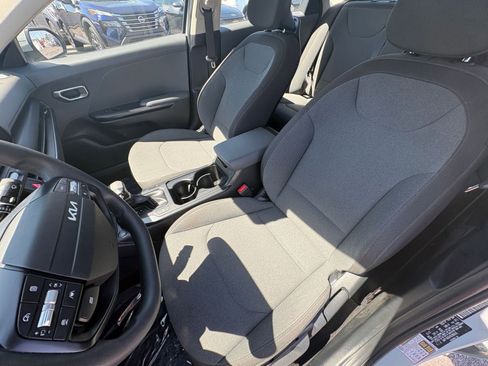 Used 2025 Kia K4 FWD image 35