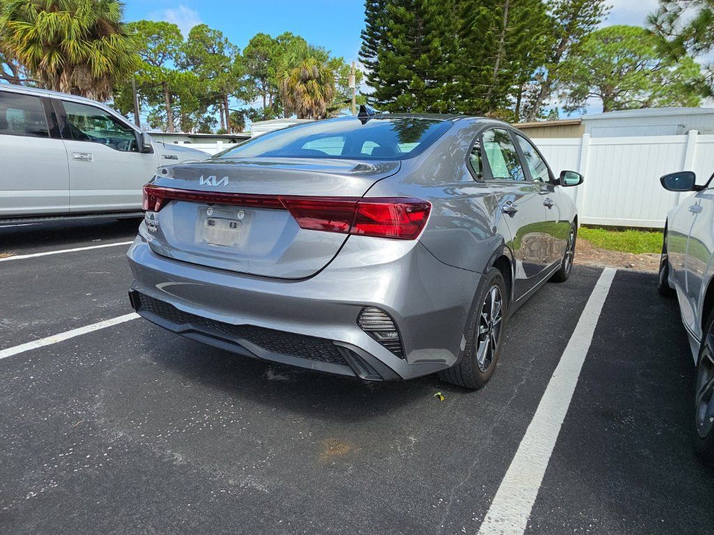 Certified 2022 Kia Forte LXS w/ LXS Technology Package FWD image 15