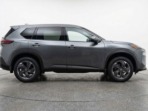 Used 2025 Nissan Rogue SV FWD image 11