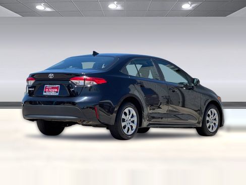 Used 2023 Toyota Corolla LE FWD image 8