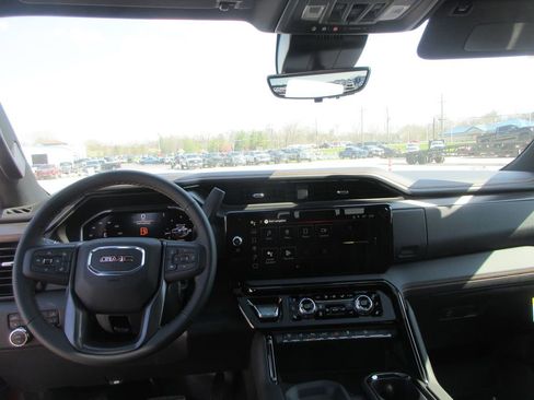 New 2026 GMC Sierra 3500 AT4 w/ AT4 Premium Plus Package AWD/4WD image 16