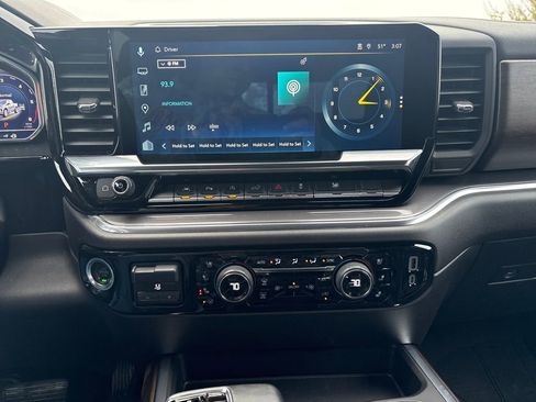 Used 2025 Chevrolet Silverado 1500 High Country image 23