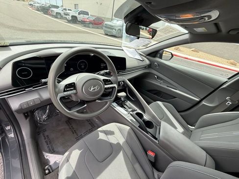 Used 2024 Hyundai Elantra SEL FWD image 12