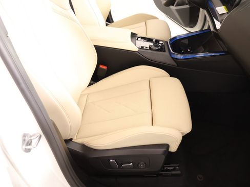 New 2026 BMW X3 xDrive30 w/ Premium Package image 13