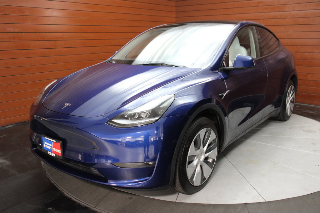 Used 2023 Tesla Model Y Long Range AWD/4WD image 3