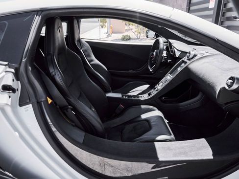 Used 2012 McLaren MP4-12C Coupe RWD image 29